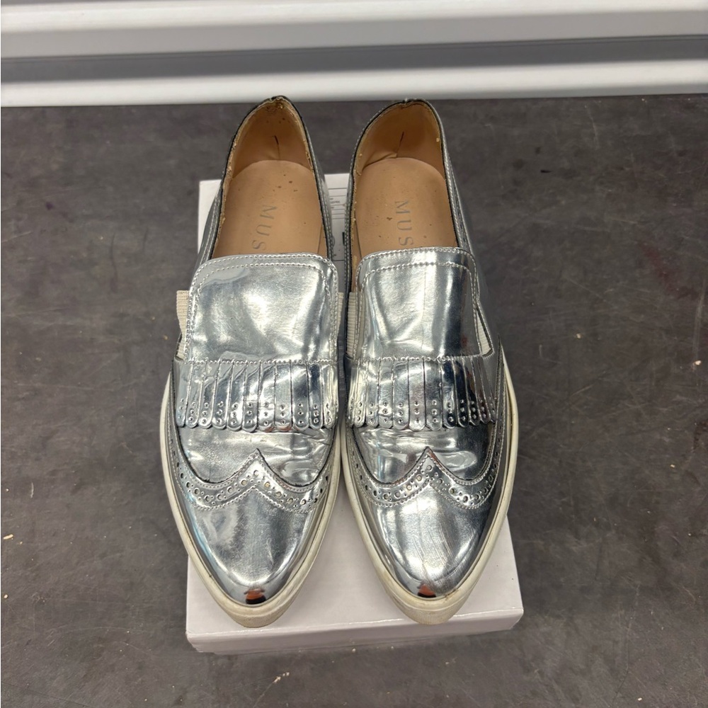 Mussi Shiny Silver Loafers with Fringe